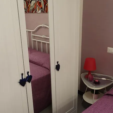 Casetta Romantica Viola