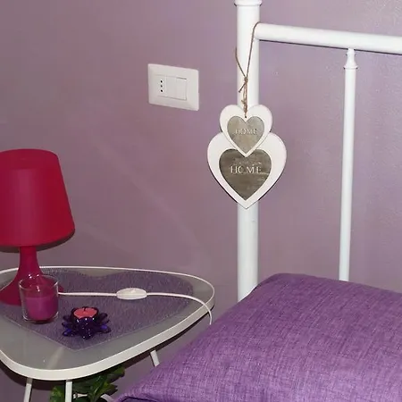Casetta Romantica Viola * Lerici