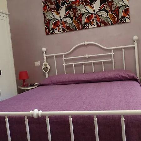 Casetta Romantica Viola Lerici
