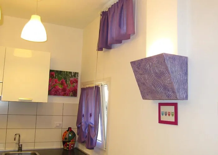 Feriehus Casetta Romantica Viola Lerici